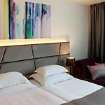 Paris 4*