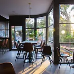 Paris 4* Опатія