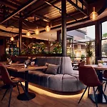 Готель Paris 4*