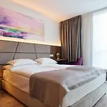 Paris 4* Опатія