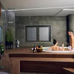 Paris 4* Опатія