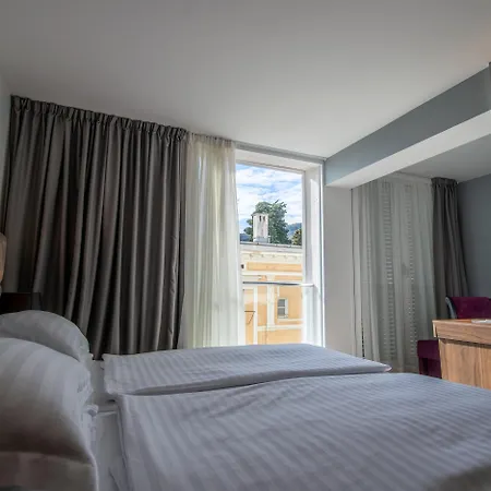 Paris 4* Опатія