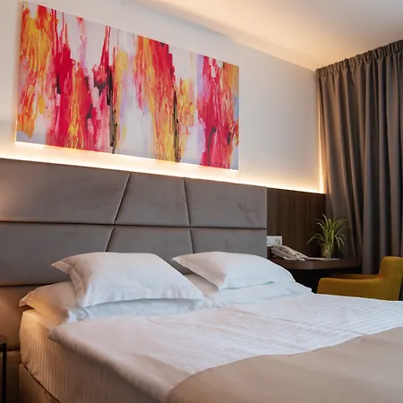 Paris Hotel 4*