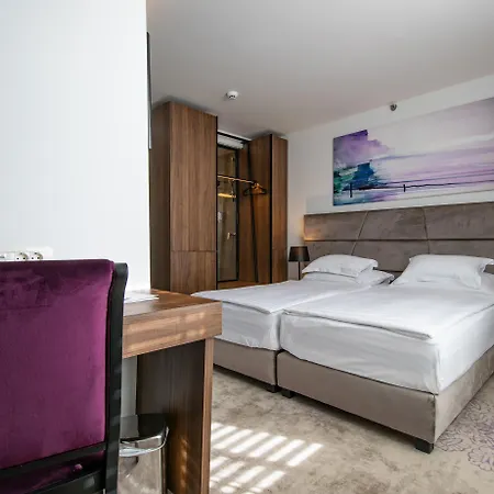 Paris Hotel