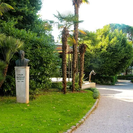 Paris 4* Οπατία